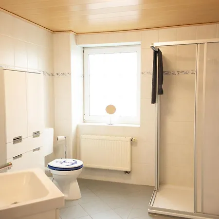 Haus Figaro Mit Hund