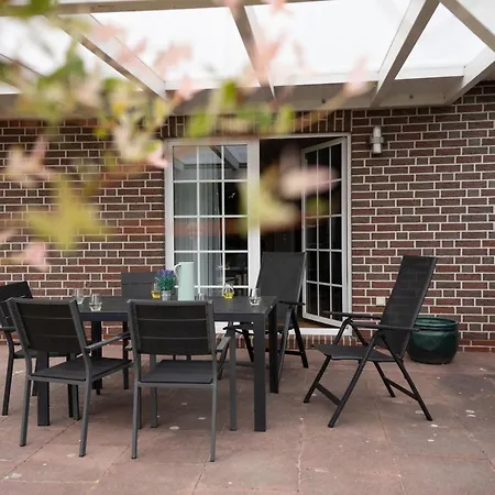 Haus Figaro Mit Hund シリヒ