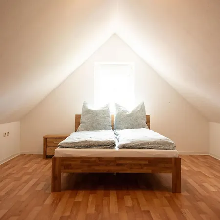 Haus Figaro Mit Hund * シリヒ